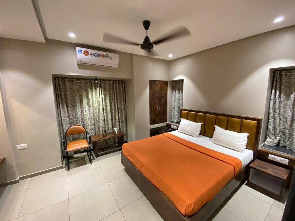 Hotel Vrindavan Deluxe Kolhapur Esterno foto