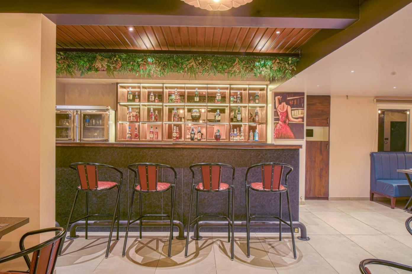 Hotel Vrindavan Deluxe Kolhapur Esterno foto