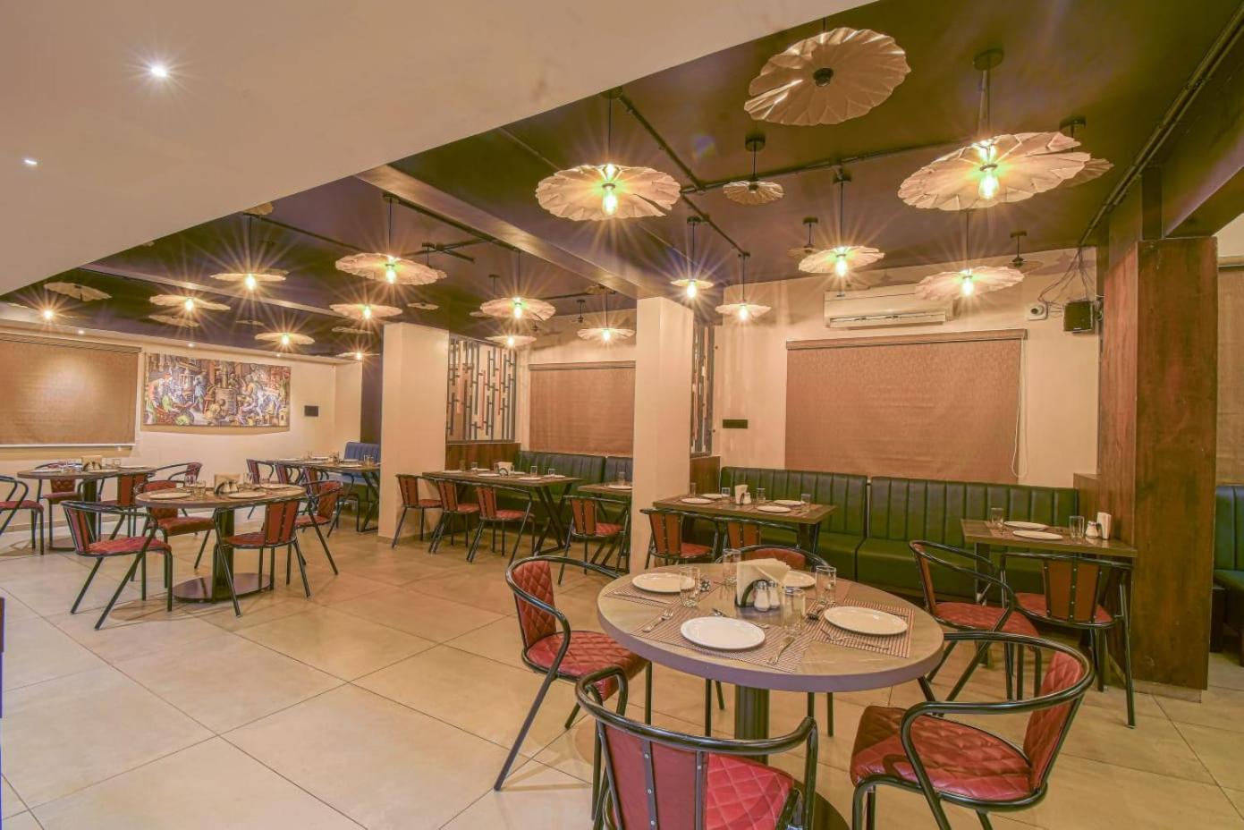 Hotel Vrindavan Deluxe Kolhapur Esterno foto