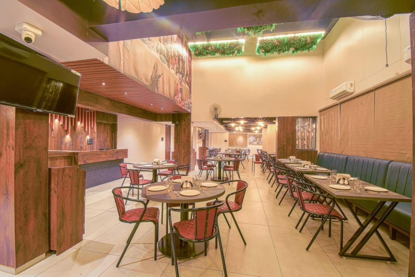 Hotel Vrindavan Deluxe Kolhapur Esterno foto