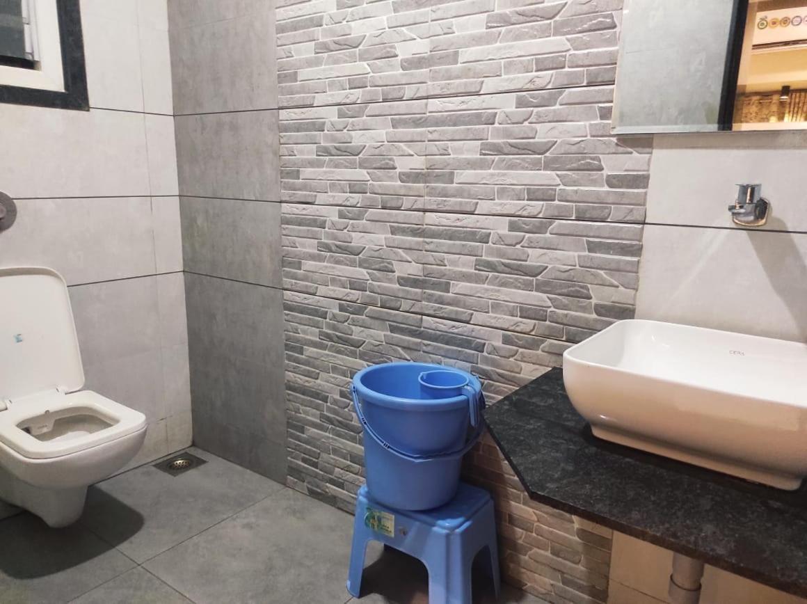 Hotel Vrindavan Deluxe Kolhapur Esterno foto