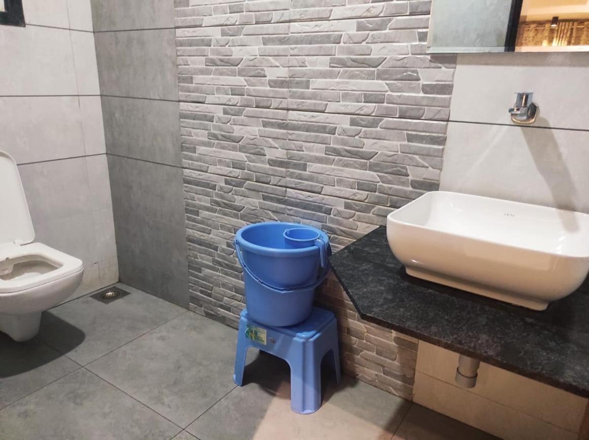 Hotel Vrindavan Deluxe Kolhapur Esterno foto