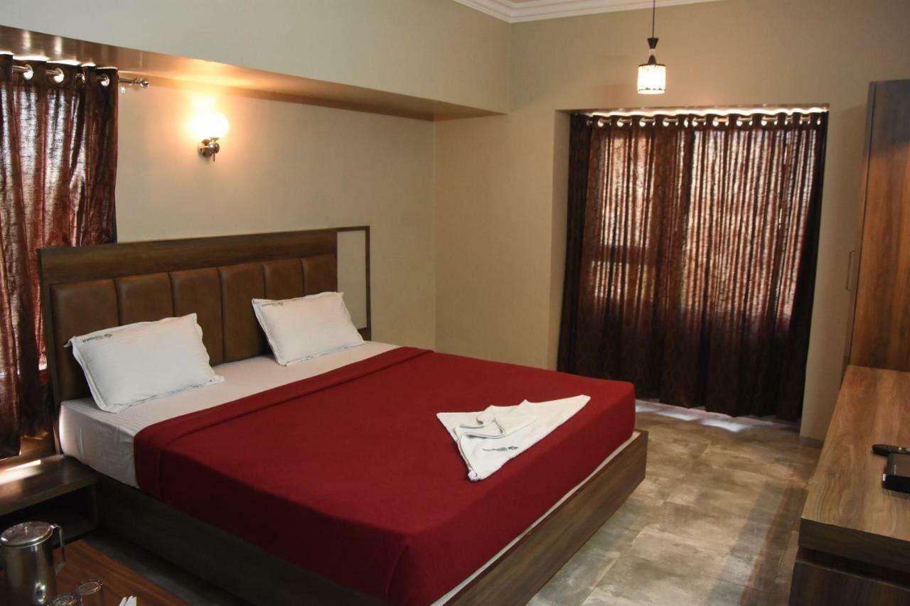Hotel Vrindavan Deluxe Kolhapur Esterno foto