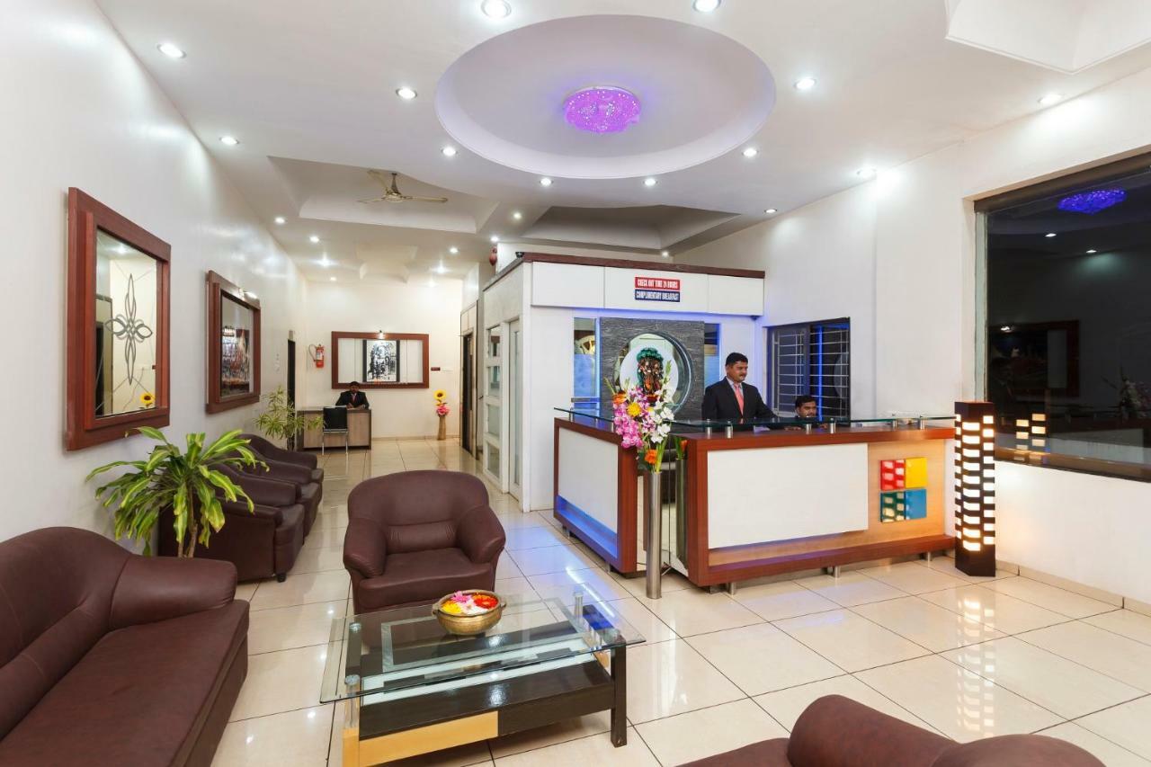 Hotel Vrindavan Deluxe Kolhapur Esterno foto