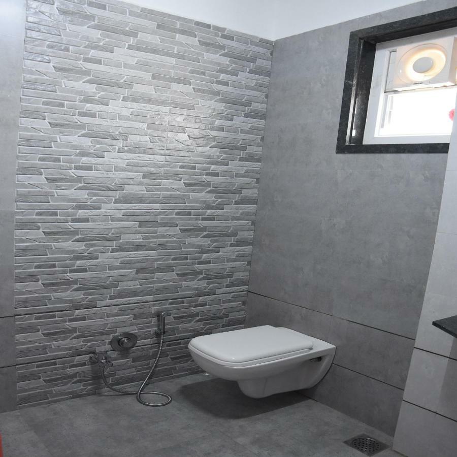 Hotel Vrindavan Deluxe Kolhapur Esterno foto
