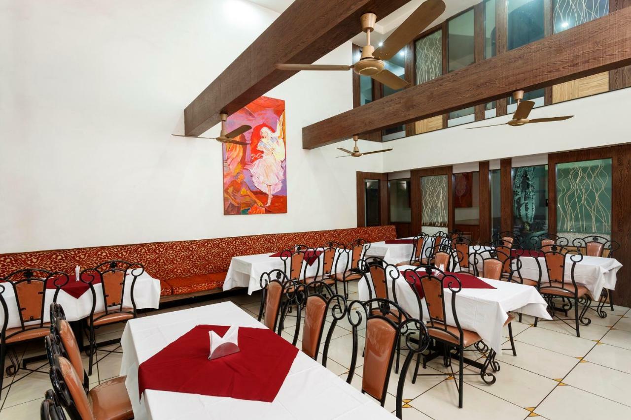 Hotel Vrindavan Deluxe Kolhapur Esterno foto